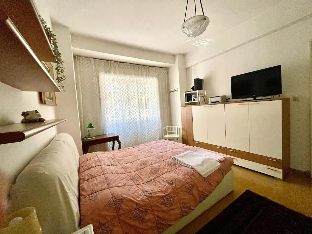 Grande Stanza Con Letto Matrimoniale Bagno Privato Zona San Paolo-Trastevere-Roma Tre 